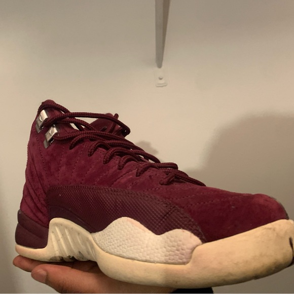 AIR JORDAN 12 RETRO 'BORDEAUX'
Burgundy size 7 - Picture 2 of 5